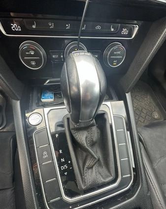 Volkswagen Passat cena 67000 przebieg: 132000, rok produkcji 2016 z Trzemeszno małe 301